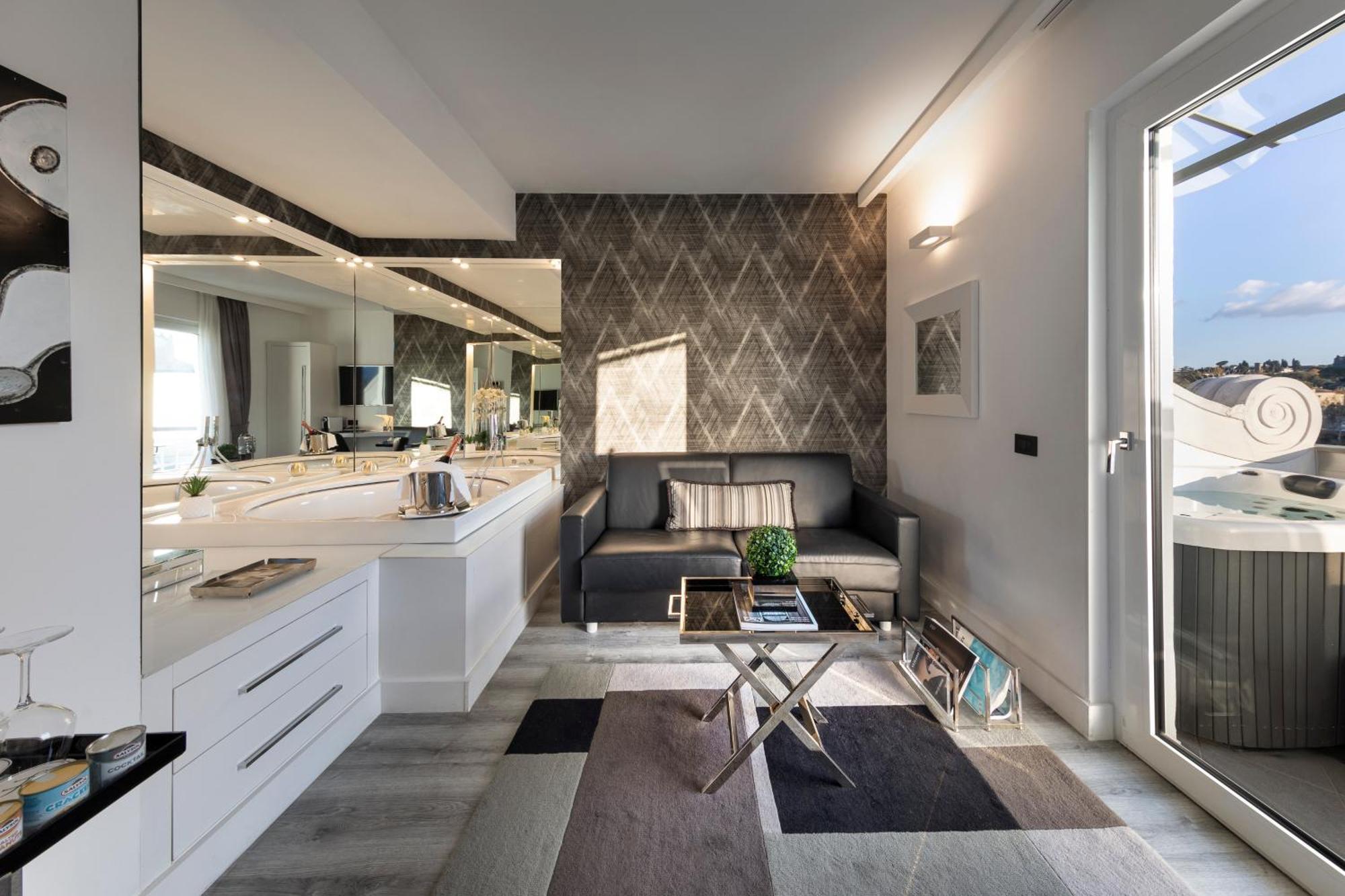 Deluxe Suite Spa Access Arno View